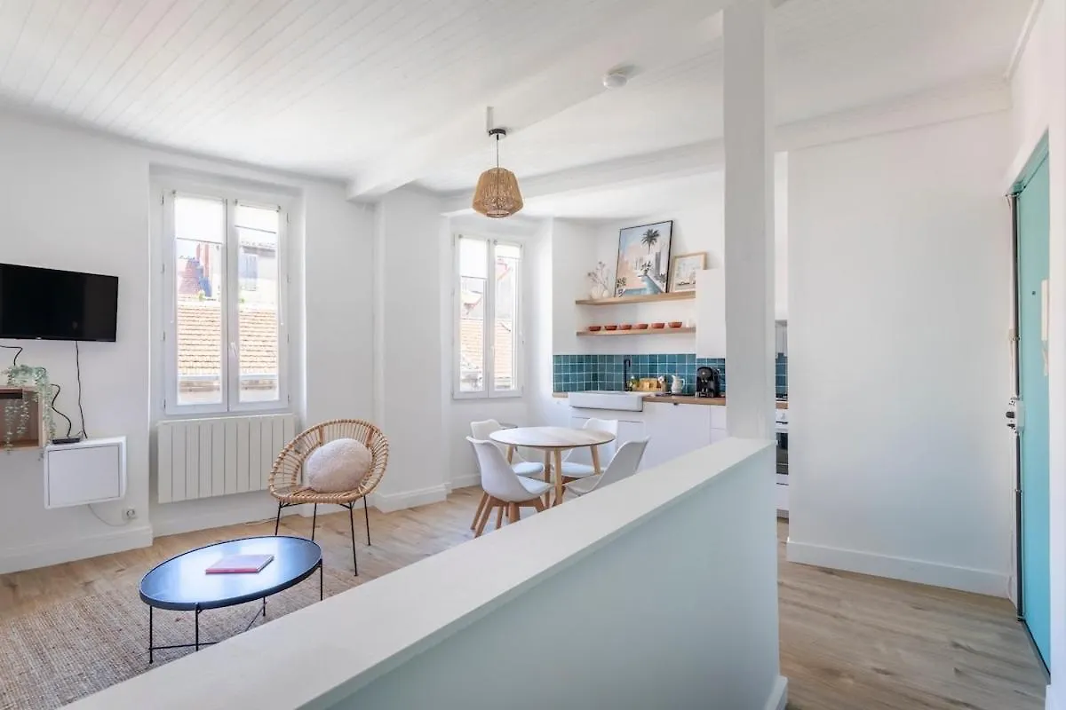 Lumineux Appartement & Joliment Renove Marseille France